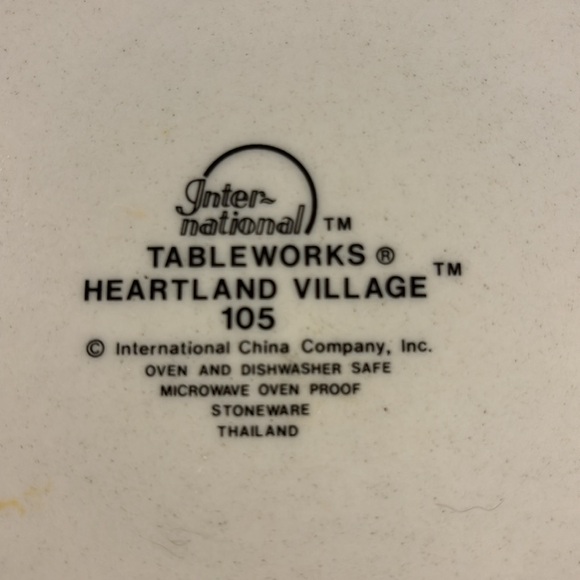 VTG International Tableworks Heartland Village 105 11” Plate - Picture 5 of 5